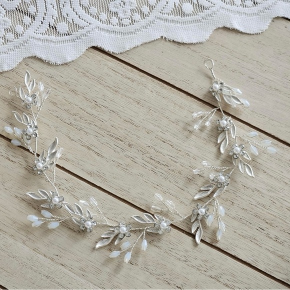 Other - Silver Floral Leaf Hair Accessory. Brand New.